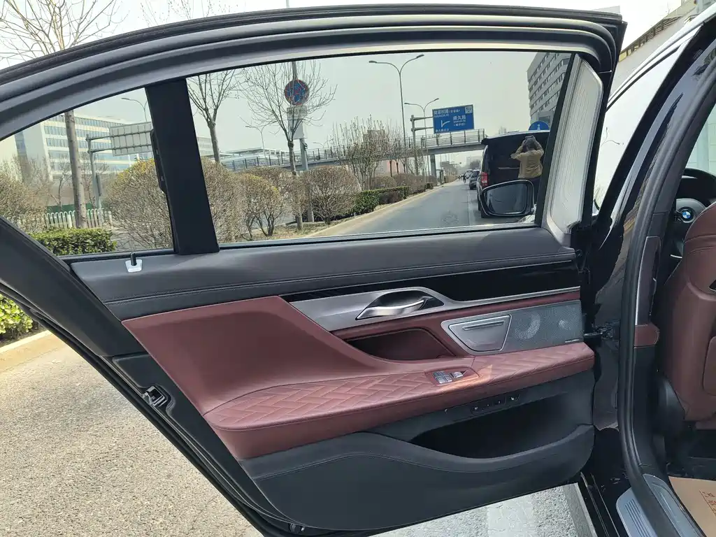 BMW BMW 7 Series 2019 740Li xDrive Executive M Sport Package 2019 - thumbnail 17