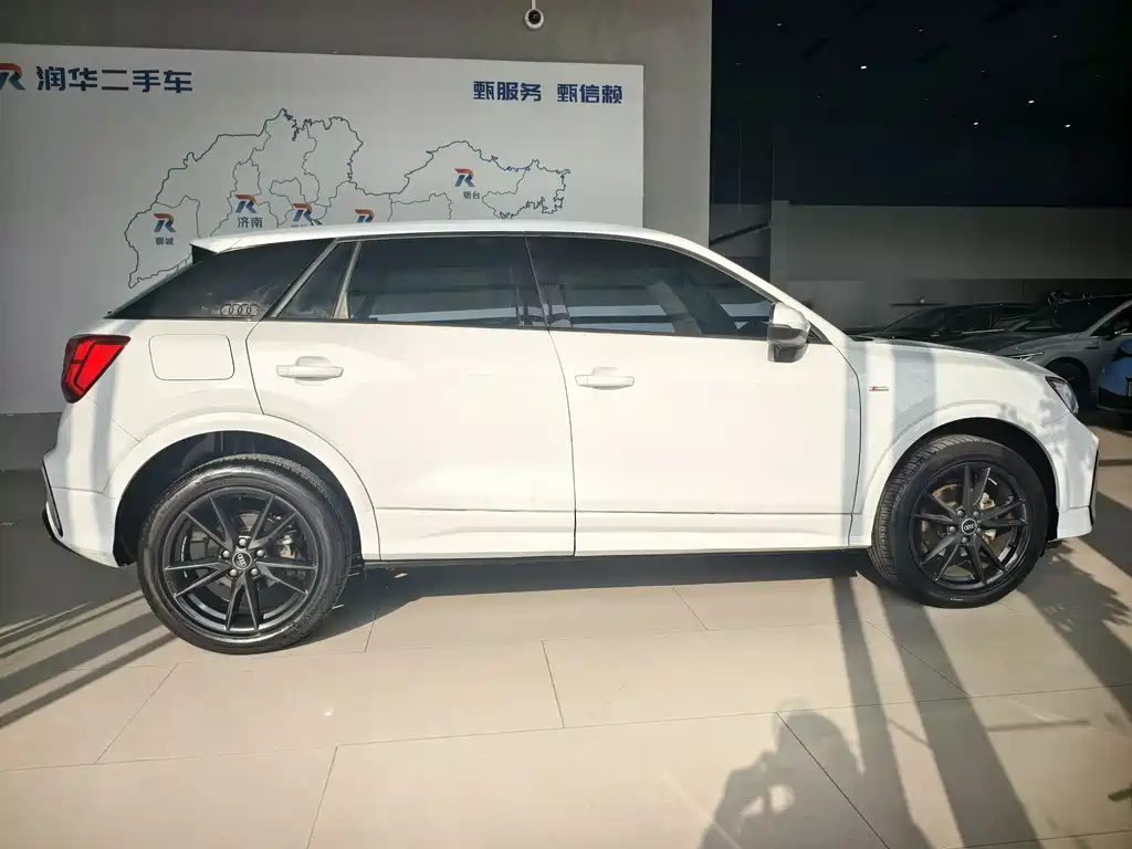 Audi Audi Q2L 2022 35 TFSI Sport Edition 2022 - thumbnail 3