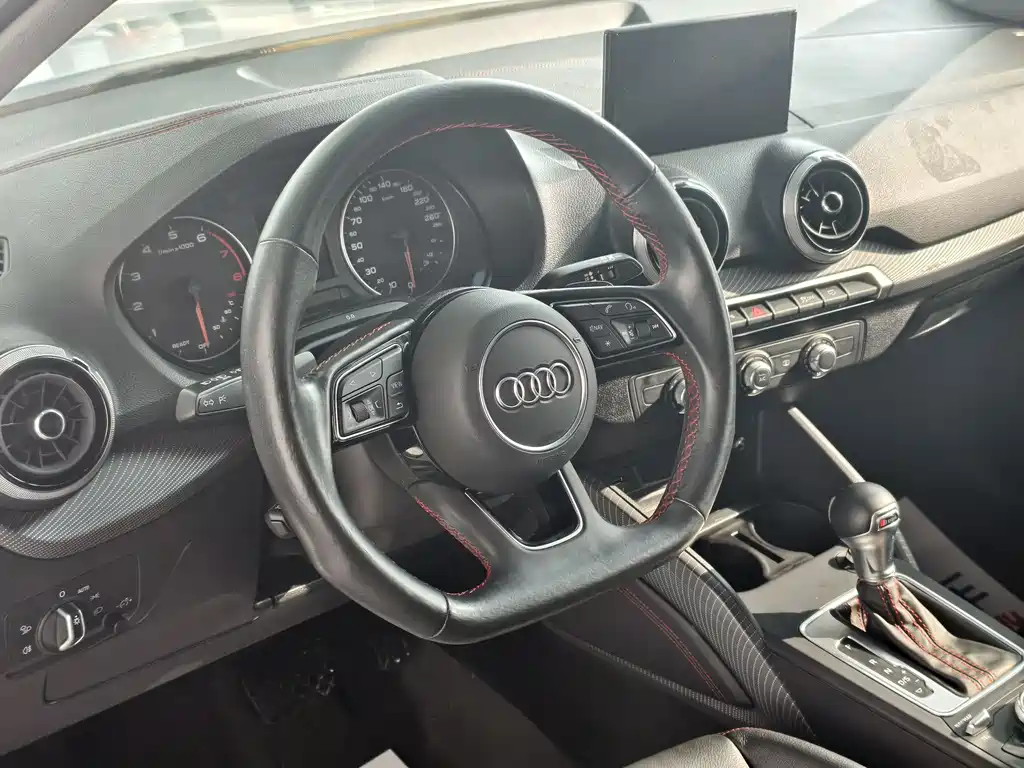 Audi Audi Q2L 2022 35 TFSI Sport Edition 2022 - thumbnail 8