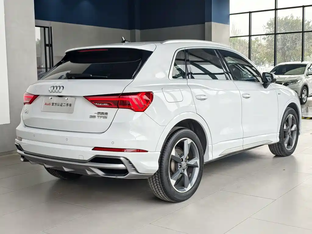 Audi Audi Q3 2020 35 TFSI Fashion Dynamic Model 2020 - thumbnail 5