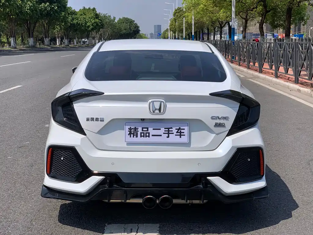 Honda Honda Civic 2016 220TURBO CVT Luxury Edition 2018 - thumbnail 5