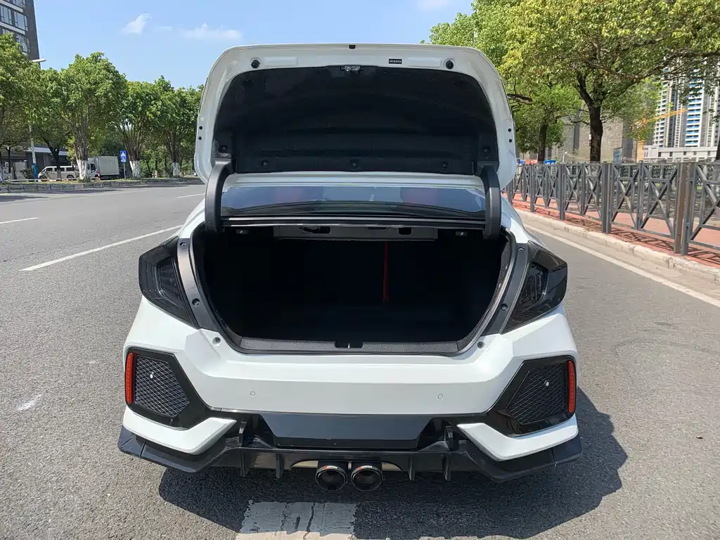 Honda Honda Civic 2016 220TURBO CVT Luxury Edition 2018 - thumbnail 7