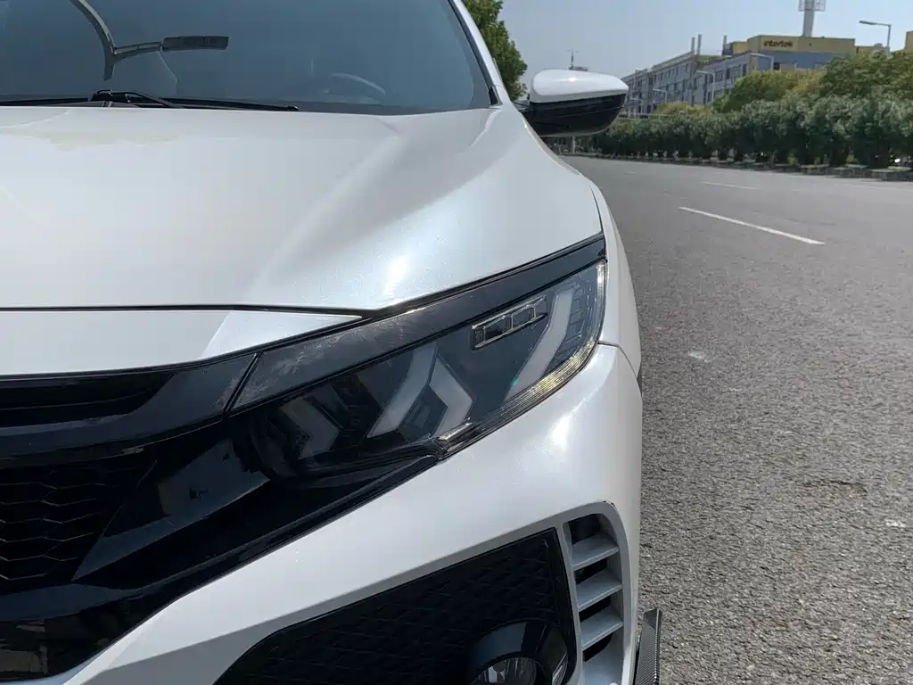 Honda Honda Civic 2016 220TURBO CVT Luxury Edition 2018 - thumbnail 12