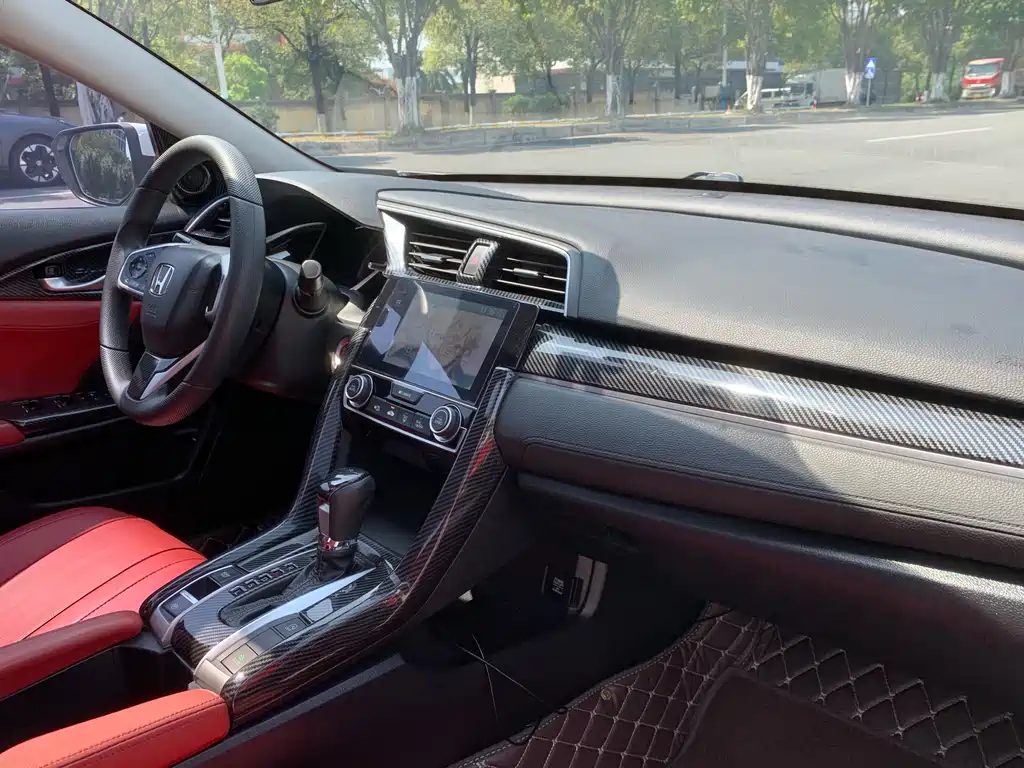 Honda Honda Civic 2016 220TURBO CVT Luxury Edition 2018 - thumbnail 26