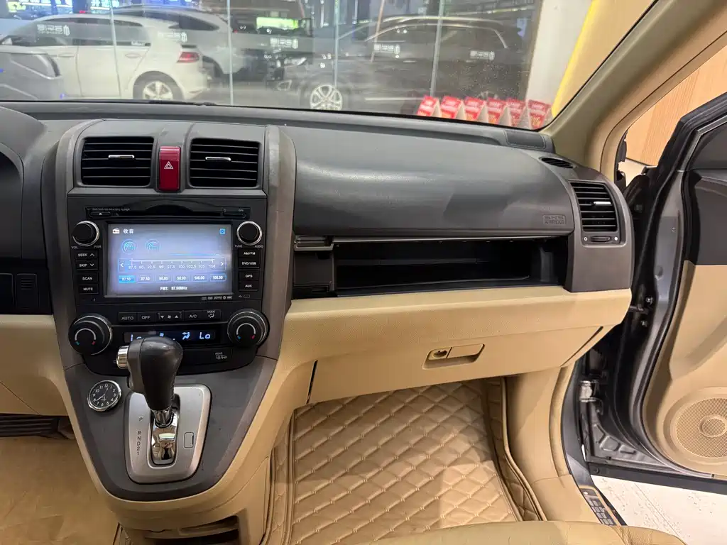 Honda Honda CR-V 2010 2.4L Automatic AWD Luxury Edition 2011 - thumbnail 8
