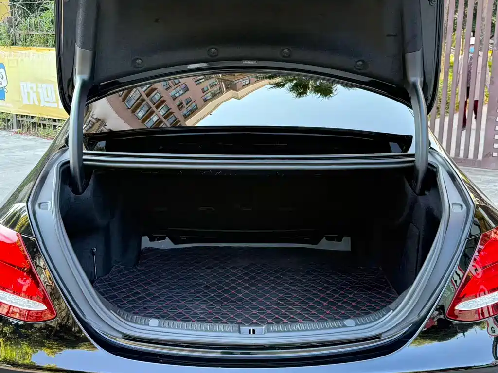 Mercedes-Benz Mercedes-Benz E-Class 2019 E 300 L Sport Luxury Edition 2019 - thumbnail 20