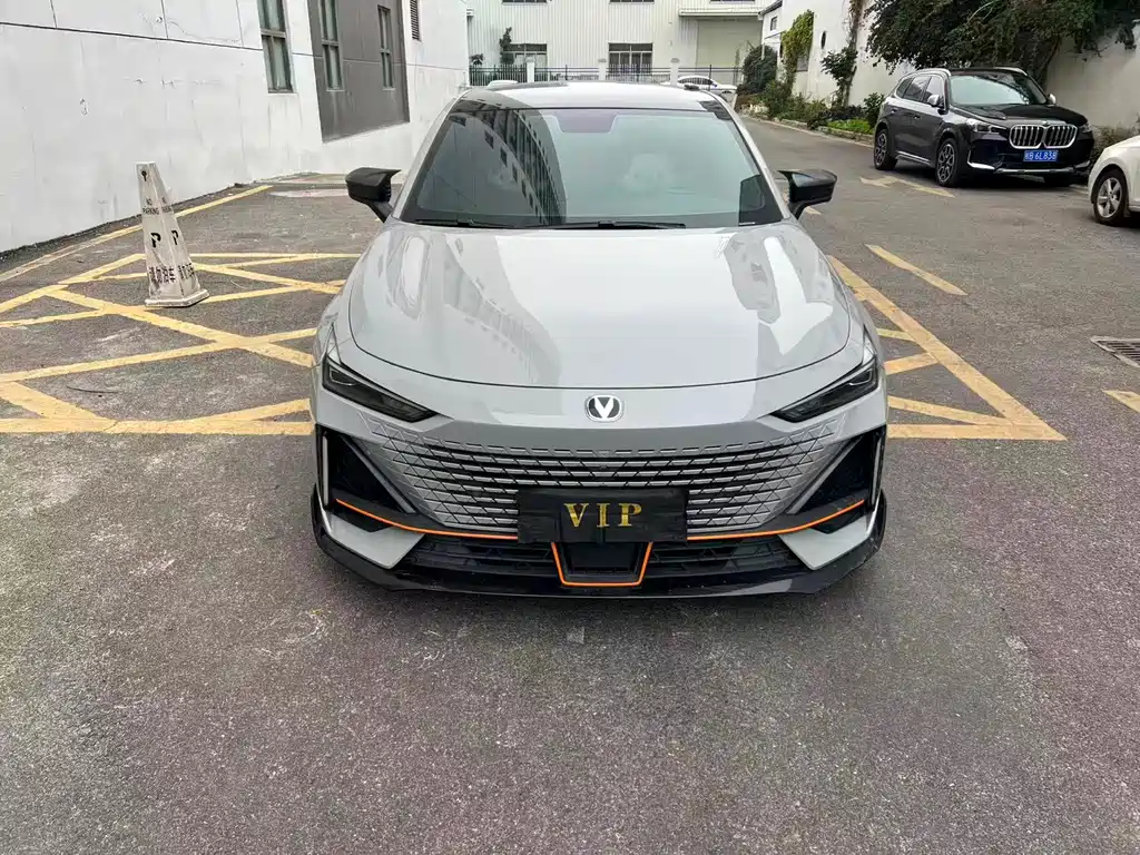 Changan Changan UNI-V 2023 1.5T Sport Edition 2022 - thumbnail 2