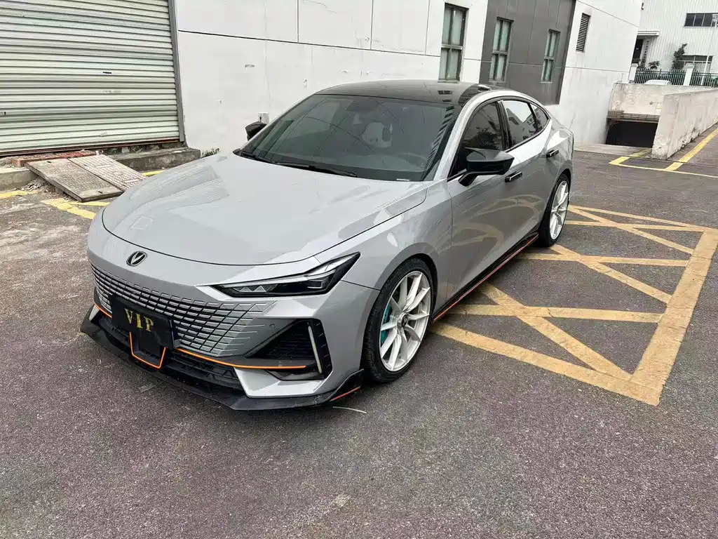 Changan Changan UNI-V 2023 1.5T Sport Edition 2022 - thumbnail 3