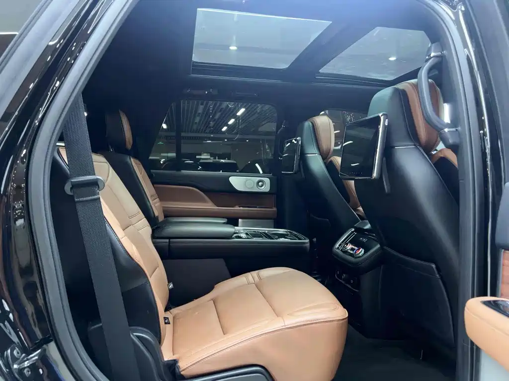 Lincoln Navigator 2018 3.5T Select Trim Euro V 2018 - thumbnail 5