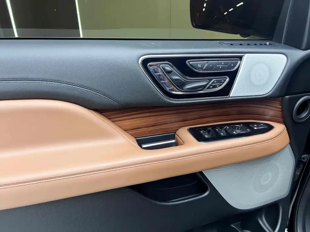 Lincoln Navigator 2018 3.5T Select Trim Euro V 2018 - thumbnail 7
