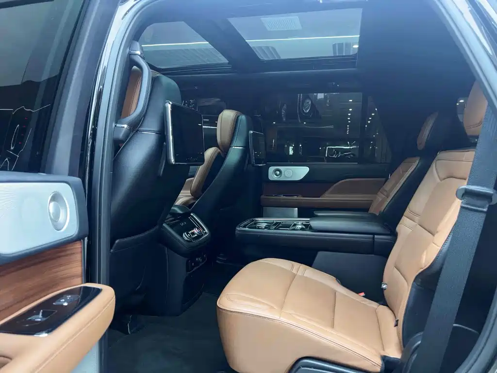 Lincoln Navigator 2018 3.5T Select Trim Euro V 2018 - thumbnail 9