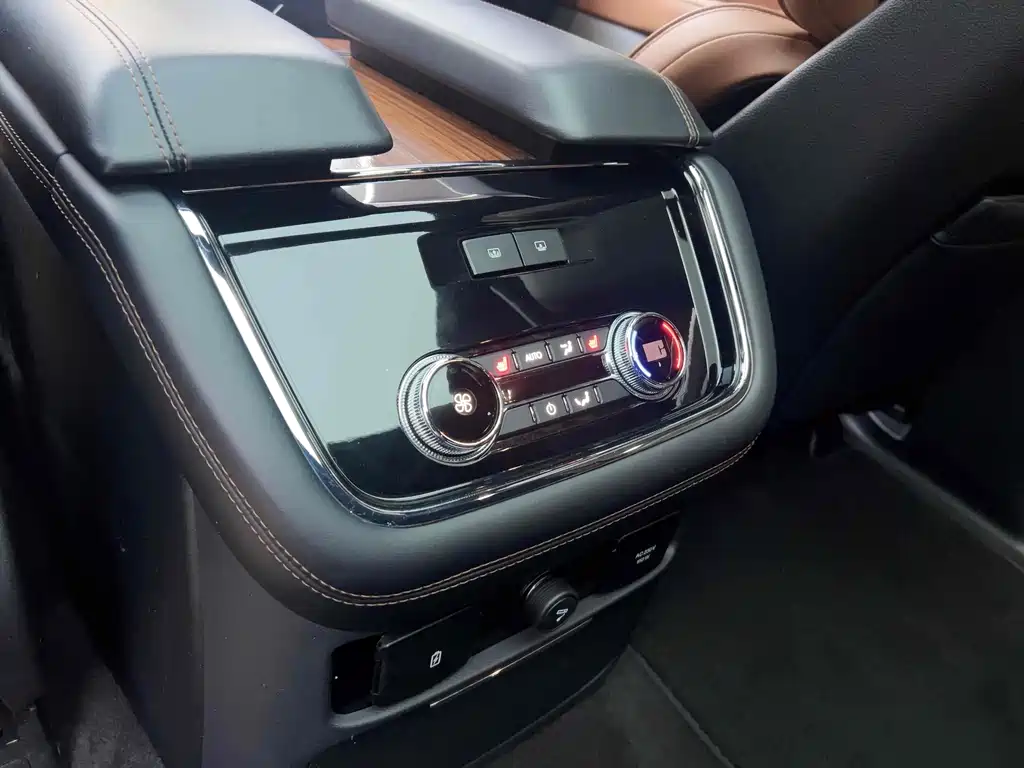 Lincoln Navigator 2018 3.5T Select Trim Euro V 2018 - thumbnail 11