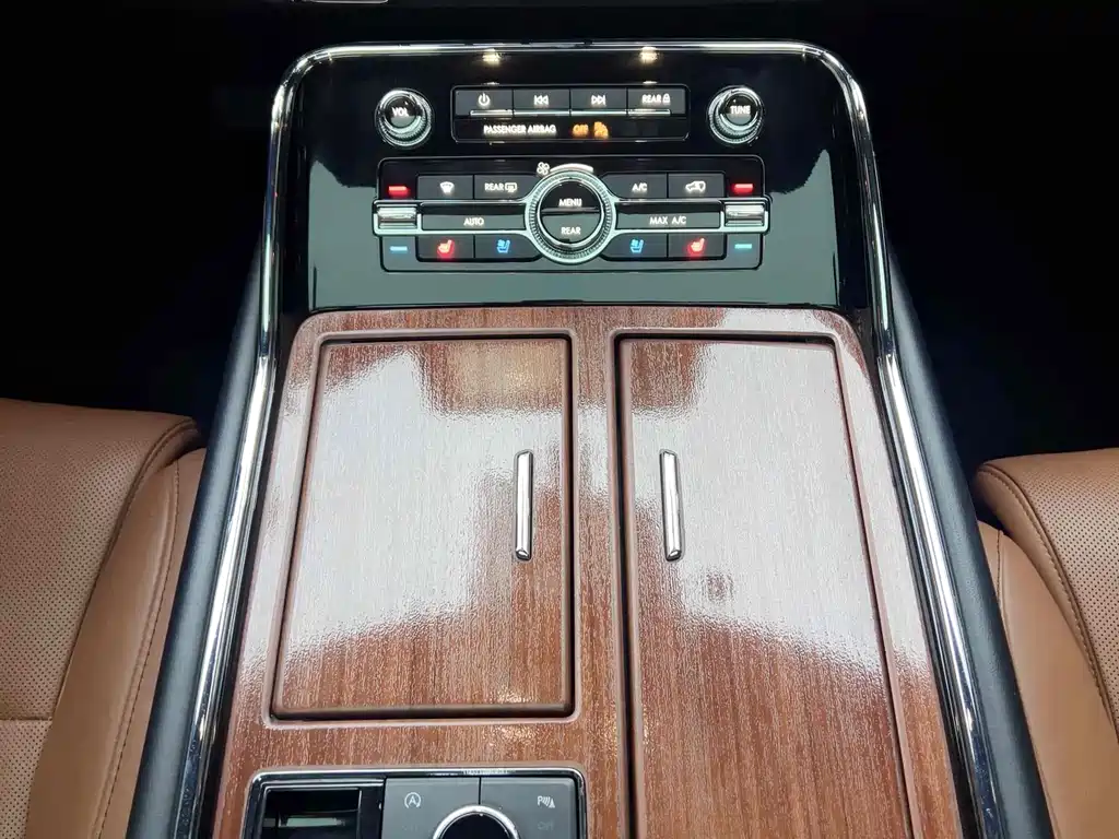 Lincoln Navigator 2018 3.5T Select Trim Euro V 2018 - thumbnail 12