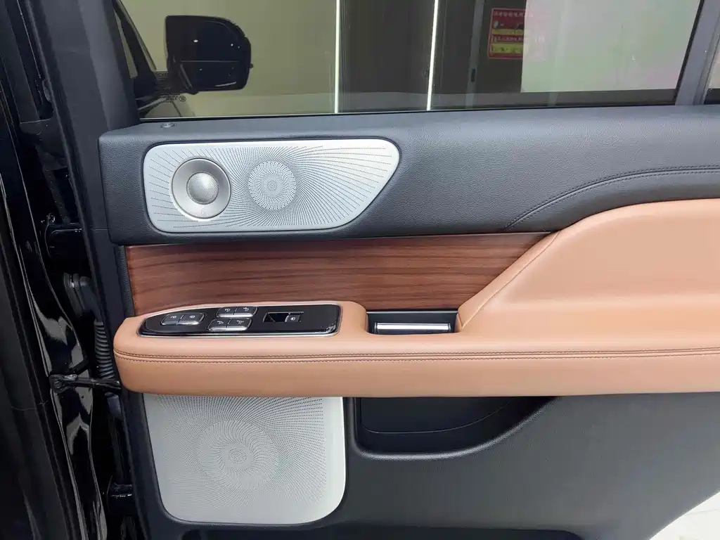 Lincoln Navigator 2018 3.5T Select Trim Euro V 2018 - thumbnail 14