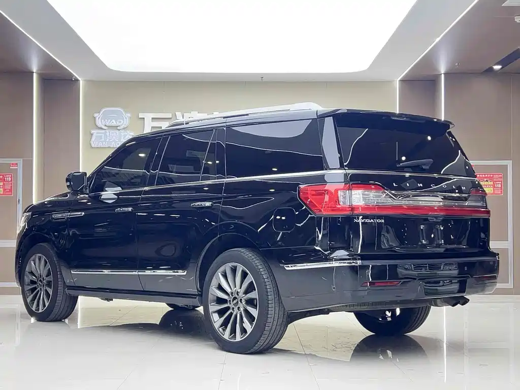 Lincoln Navigator 2018 3.5T Select Trim Euro V 2018 - thumbnail 18
