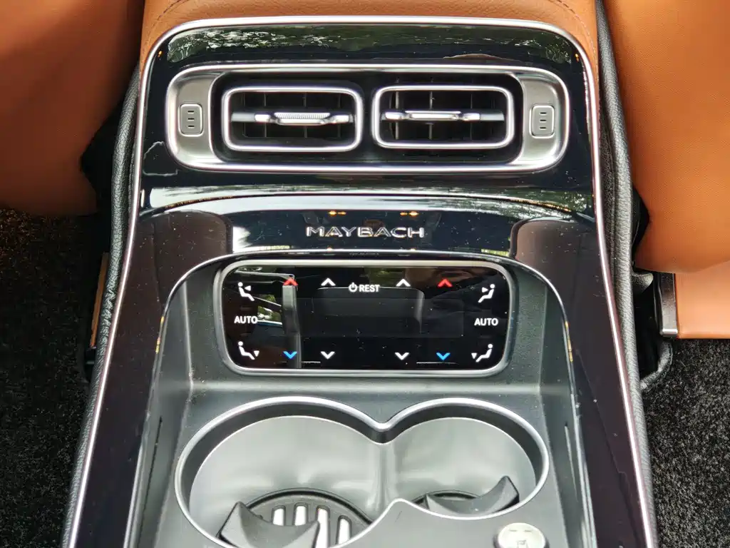 Mercedes-Benz Maybach S-Class 2021 S 580 4MATIC 2022 - thumbnail 10