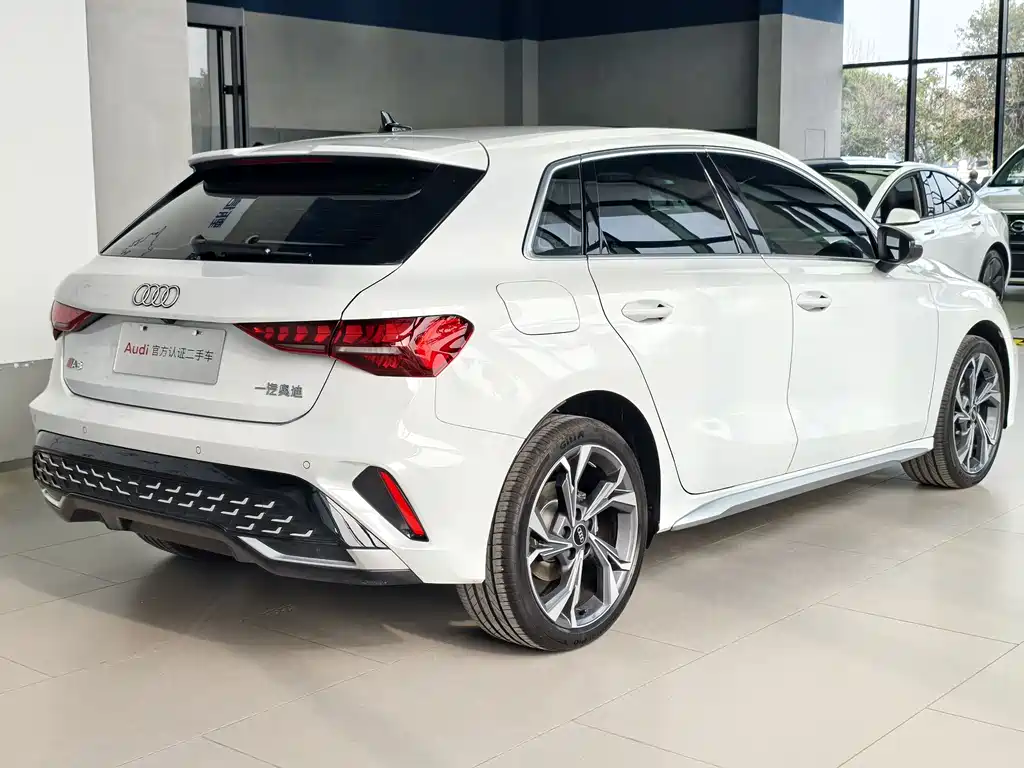 Audi Audi A3 2025 Sportback 35 TFSI Premium Plus with Luxury Package 2025 - thumbnail 5