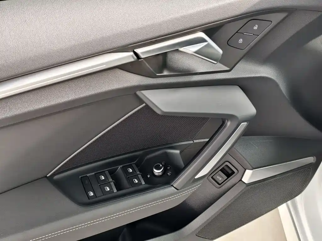 Audi Audi A3 2025 Sportback 35 TFSI Premium Plus with Luxury Package 2025 - thumbnail 13
