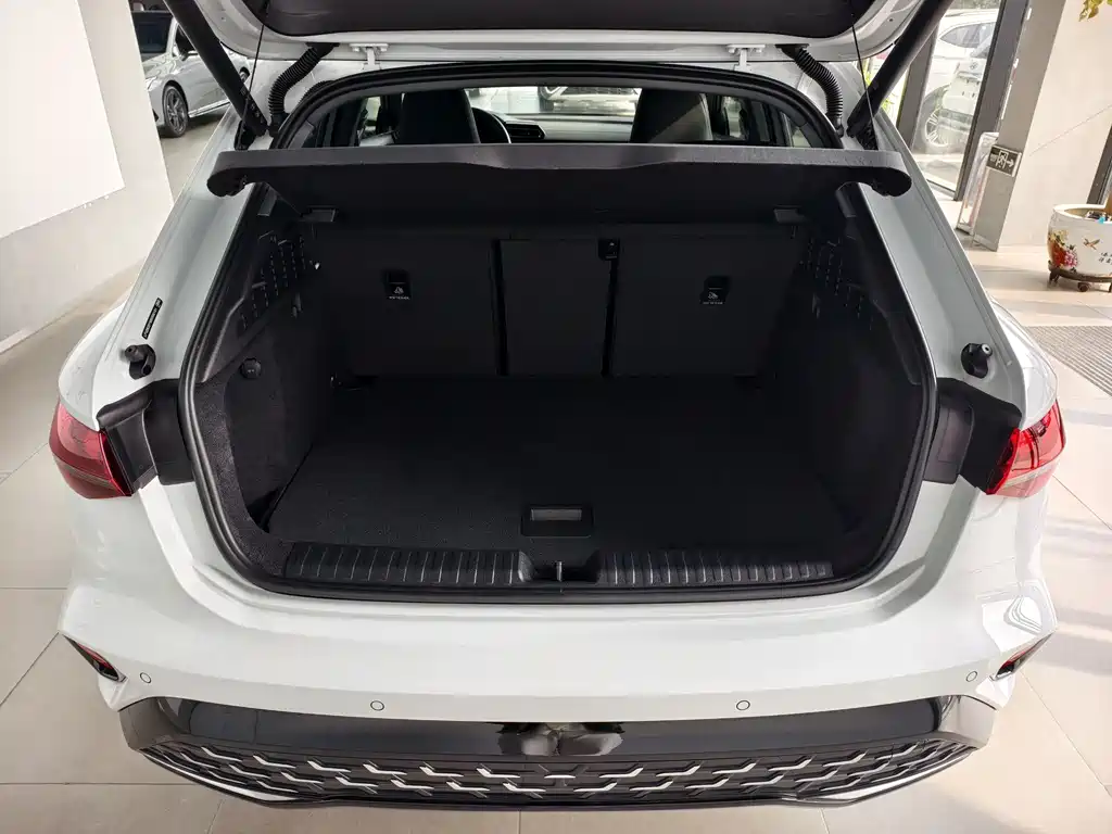 Audi Audi A3 2025 Sportback 35 TFSI Premium Plus with Luxury Package 2025 - thumbnail 15