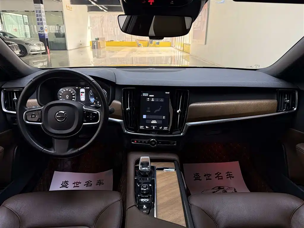 Volvo Volvo S90 2021 B5 Momentum Luxury Edition 2021 - thumbnail 7