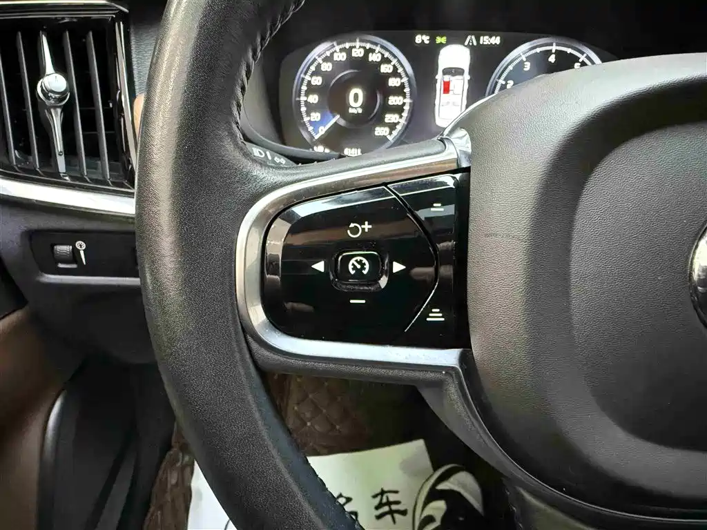 Volvo Volvo S90 2021 B5 Momentum Luxury Edition 2021 - thumbnail 11