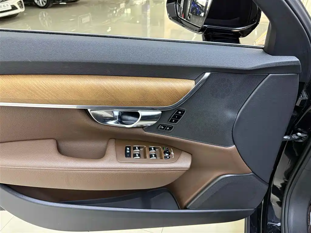 Volvo Volvo S90 2021 B5 Momentum Luxury Edition 2021 - thumbnail 14