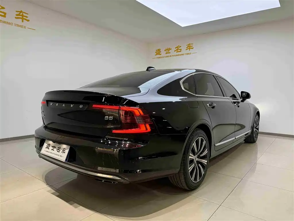 Volvo Volvo S90 2021 B5 Momentum Luxury Edition 2021 - thumbnail 16