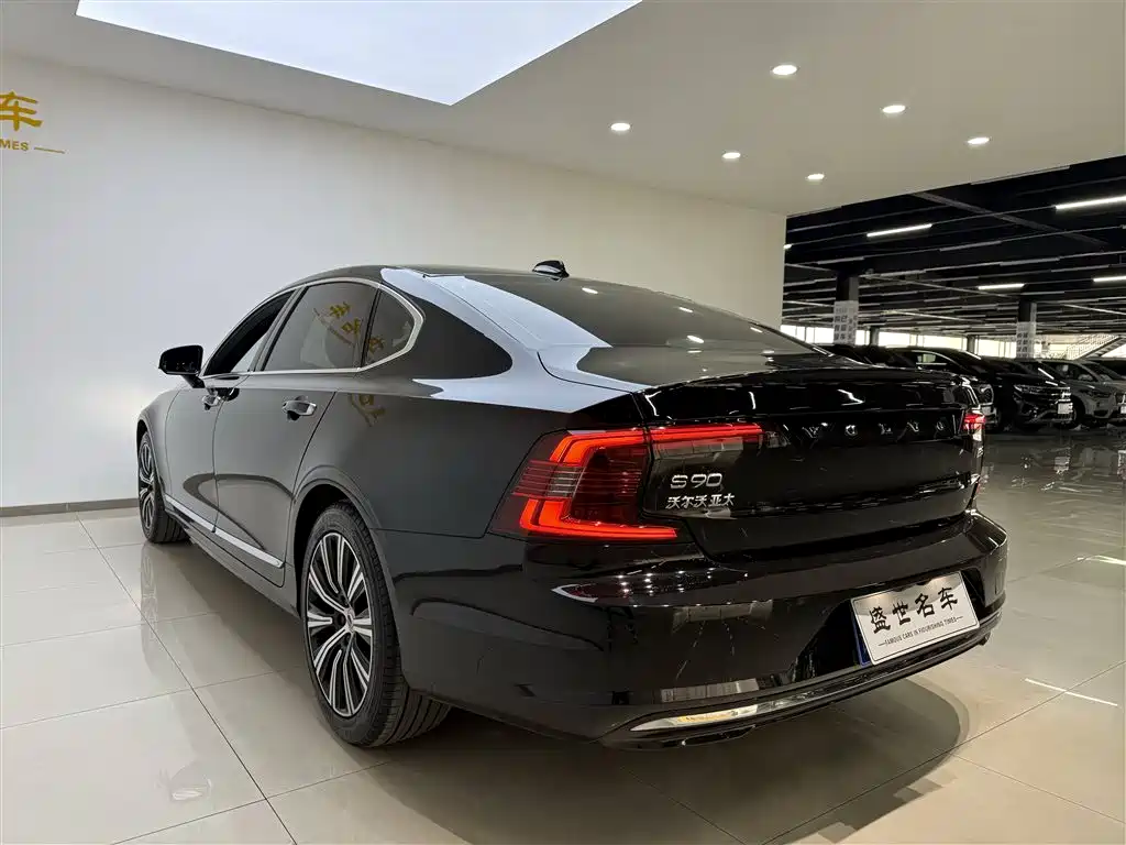 Volvo Volvo S90 2021 B5 Momentum Luxury Edition 2021 - thumbnail 18