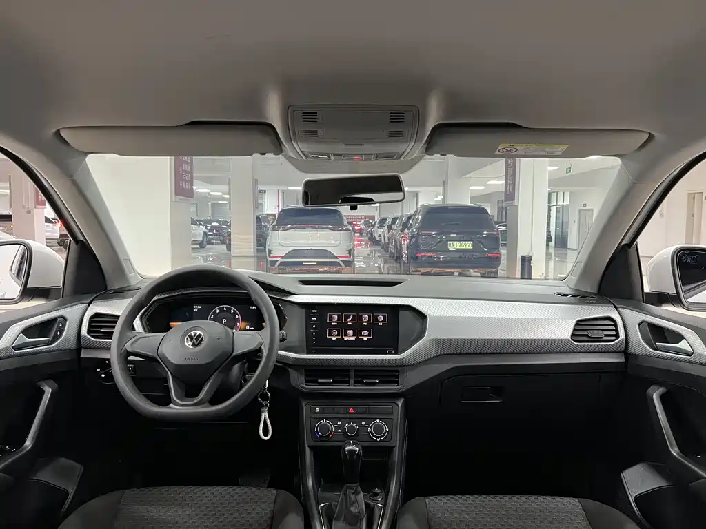 Volkswagen Tanying 2021 1.5L Automatic SmartLink Edition 2022 - thumbnail 8