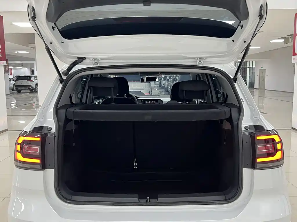 Volkswagen Tanying 2021 1.5L Automatic SmartLink Edition 2022 - thumbnail 16