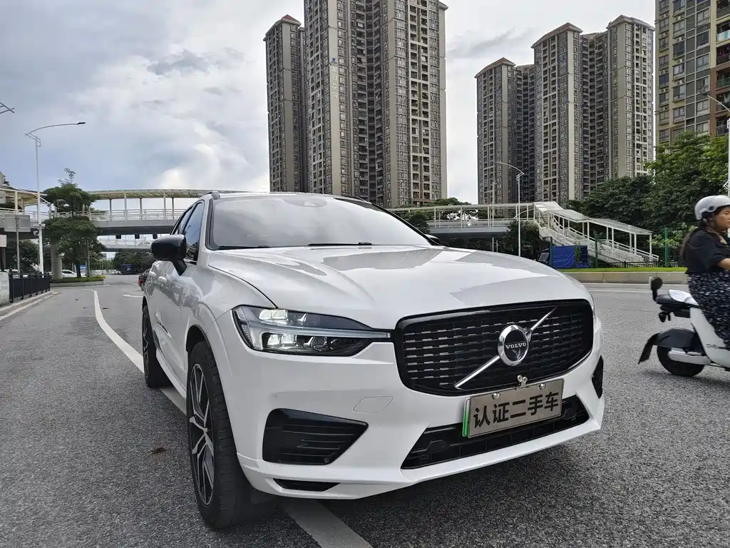 Volvo Volvo XC60 Plug-in Hybrid 2021 T8 E-AWD Luxury Edition 2021 - thumbnail 3