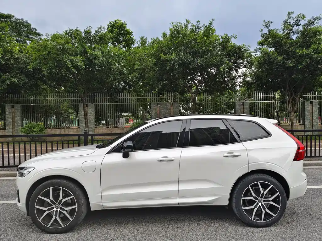 Volvo Volvo XC60 Plug-in Hybrid 2021 T8 E-AWD Luxury Edition 2021 - thumbnail 7