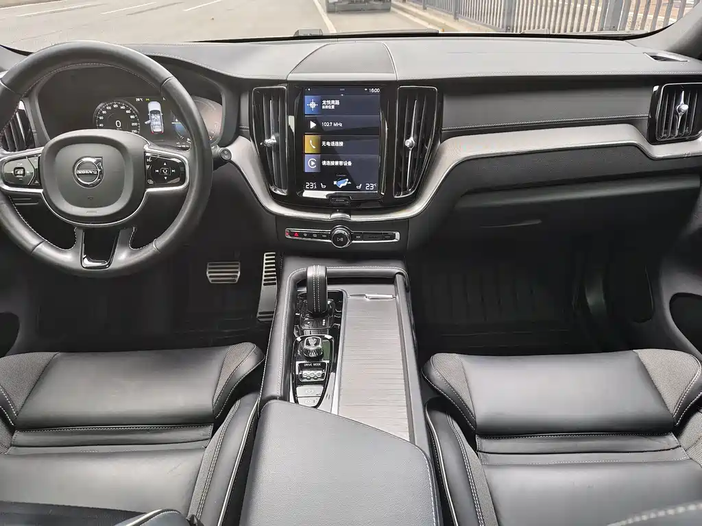 Volvo Volvo XC60 Plug-in Hybrid 2021 T8 E-AWD Luxury Edition 2021 - thumbnail 8