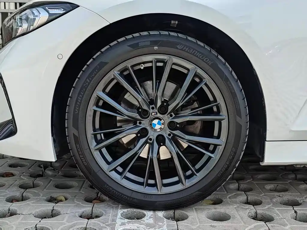 BMW BMW 3 Series 2023 325Li M Sport Shadow Night Package 2023 - thumbnail 3