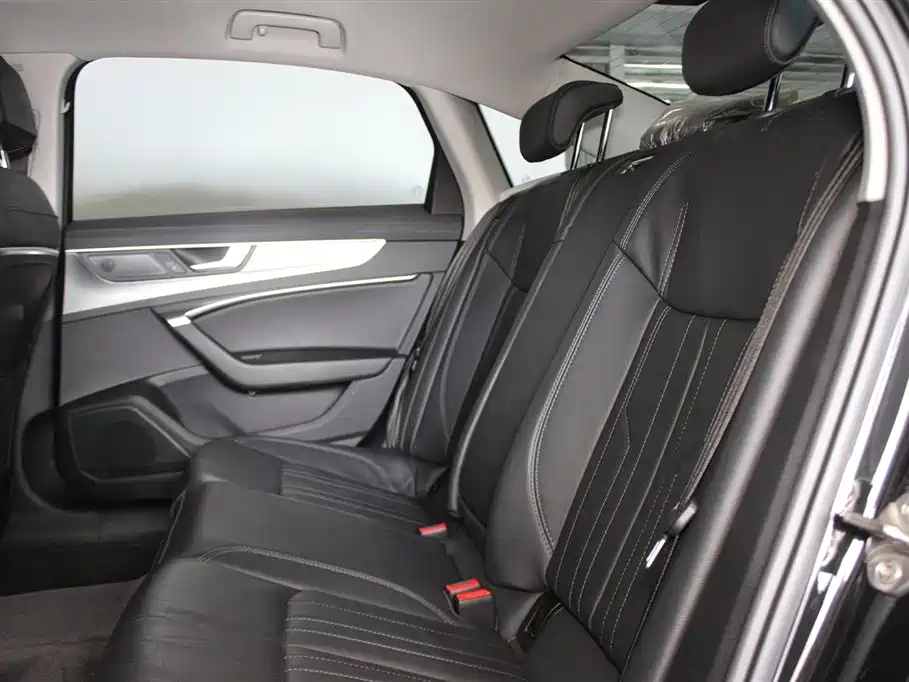 Audi Audi A6L 2022 40 TFSI Luxury Elegant Model 2022 - thumbnail 8