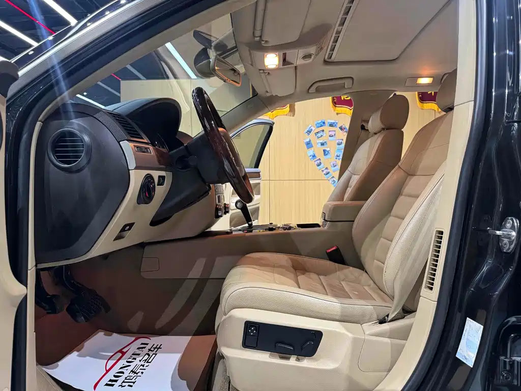 Volkswagen Volkswagen Touareg 2009 3.0T Diesel Luxury Edition 2010 - thumbnail 5