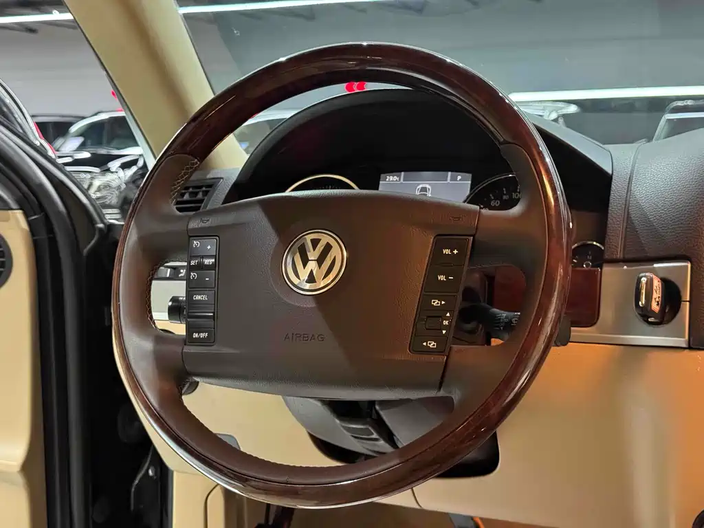 Volkswagen Volkswagen Touareg 2009 3.0T Diesel Luxury Edition 2010 - thumbnail 11