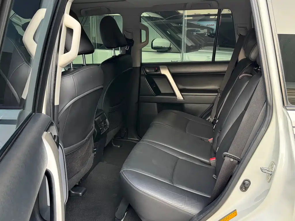 Toyota Toyota Prado 2016 2.7L Automatic Standard Edition 2017 - thumbnail 11