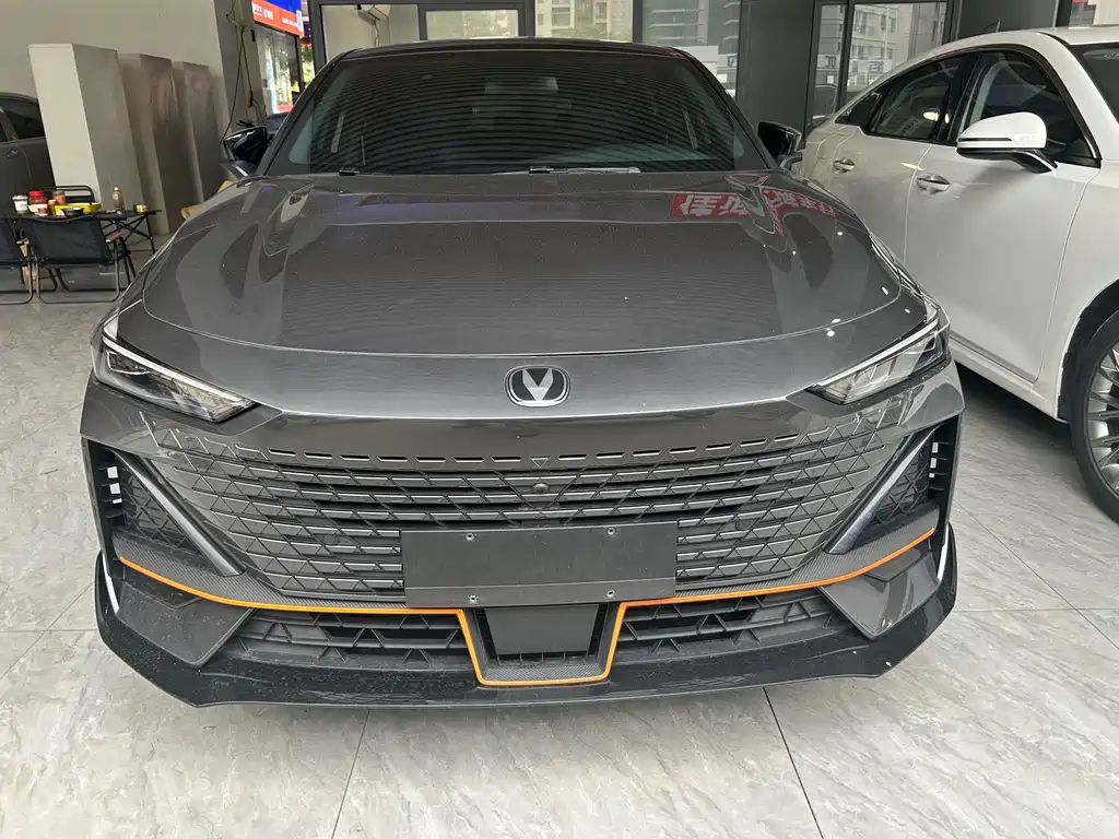 Changan Changan UNI-V 2023 1.5T Sport Edition 2022 - thumbnail 2