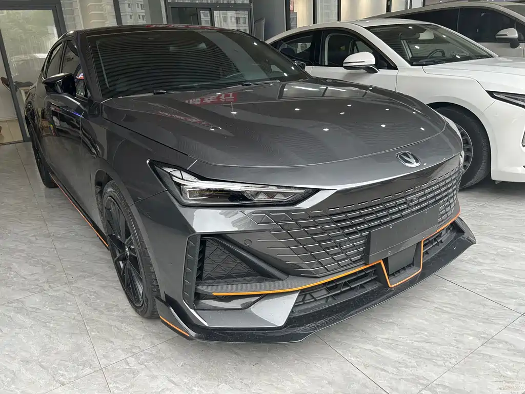 Changan Changan UNI-V 2023 1.5T Sport Edition 2022 - thumbnail 3