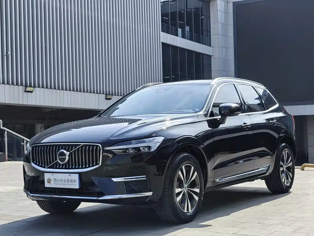 Volvo Volvo XC60 2024 B5 AWD Momentum Luxury Edition 2024 - thumbnail 2