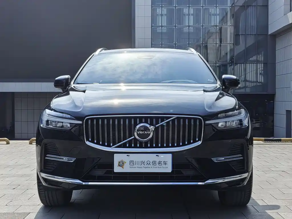 Volvo Volvo XC60 2024 B5 AWD Momentum Luxury Edition 2024 - thumbnail 3