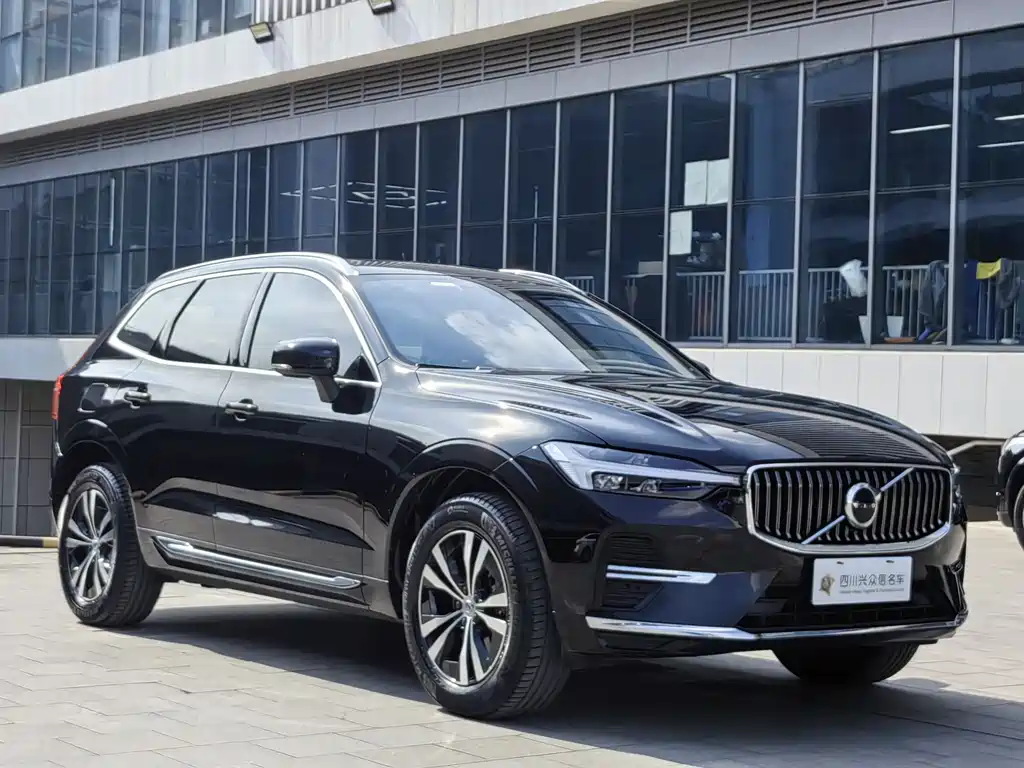 Volvo Volvo XC60 2024 B5 AWD Momentum Luxury Edition 2024 - thumbnail 4