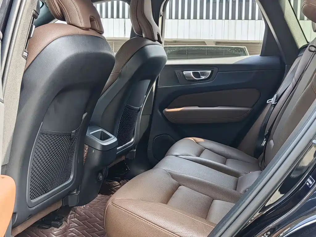 Volvo Volvo XC60 2024 B5 AWD Momentum Luxury Edition 2024 - thumbnail 15