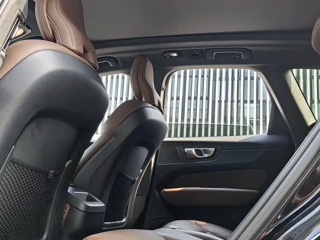 Volvo Volvo XC60 2024 B5 AWD Momentum Luxury Edition 2024 - thumbnail 16