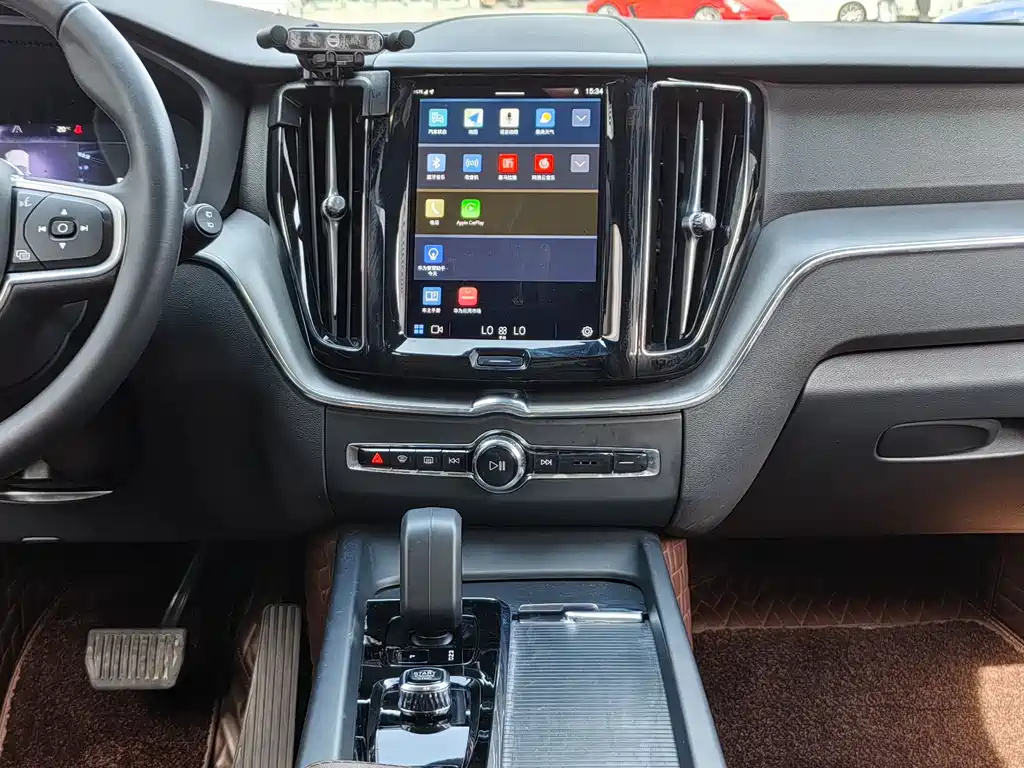 Volvo Volvo XC60 2024 B5 AWD Momentum Luxury Edition 2024 - thumbnail 17