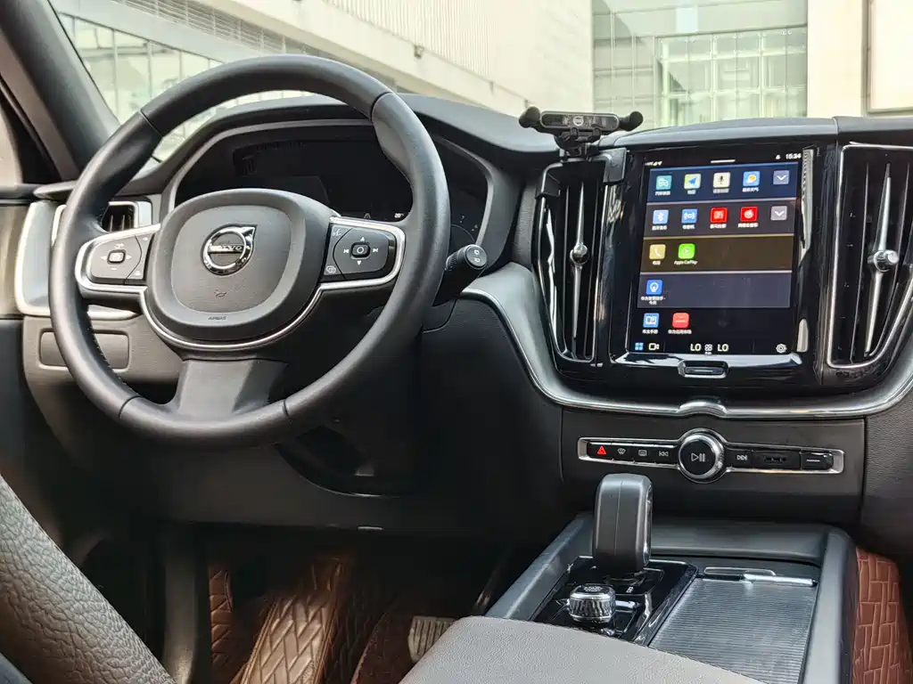 Volvo Volvo XC60 2024 B5 AWD Momentum Luxury Edition 2024 - thumbnail 19