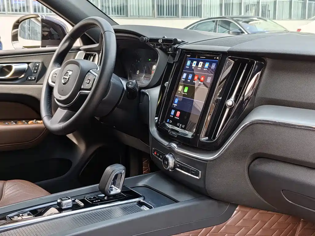 Volvo Volvo XC60 2024 B5 AWD Momentum Luxury Edition 2024 - thumbnail 23