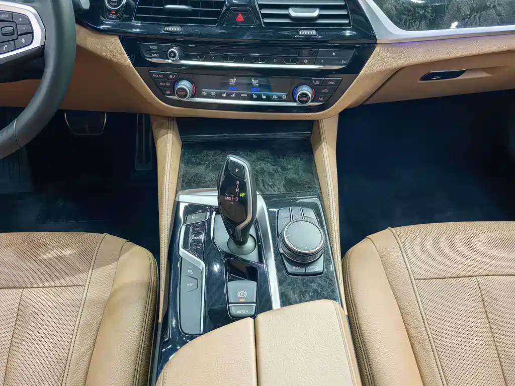 BMW BMW 5 Series 2018 530Li Luxury M Sport Package 2018 - thumbnail 12