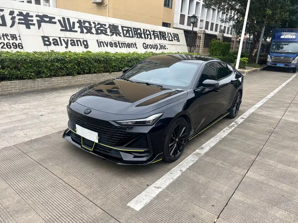 Changan Changan UNI-V 2022 1.5T Sport Edition 2022 - thumbnail 3